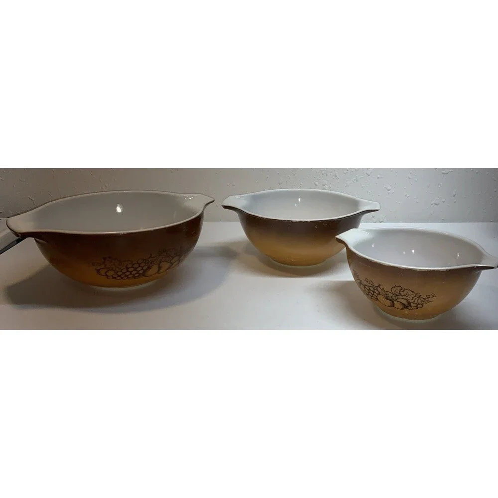 Vintage Pyrex Old Orchard Cinderella Nesting Mixing Bowls 3 Piece Set